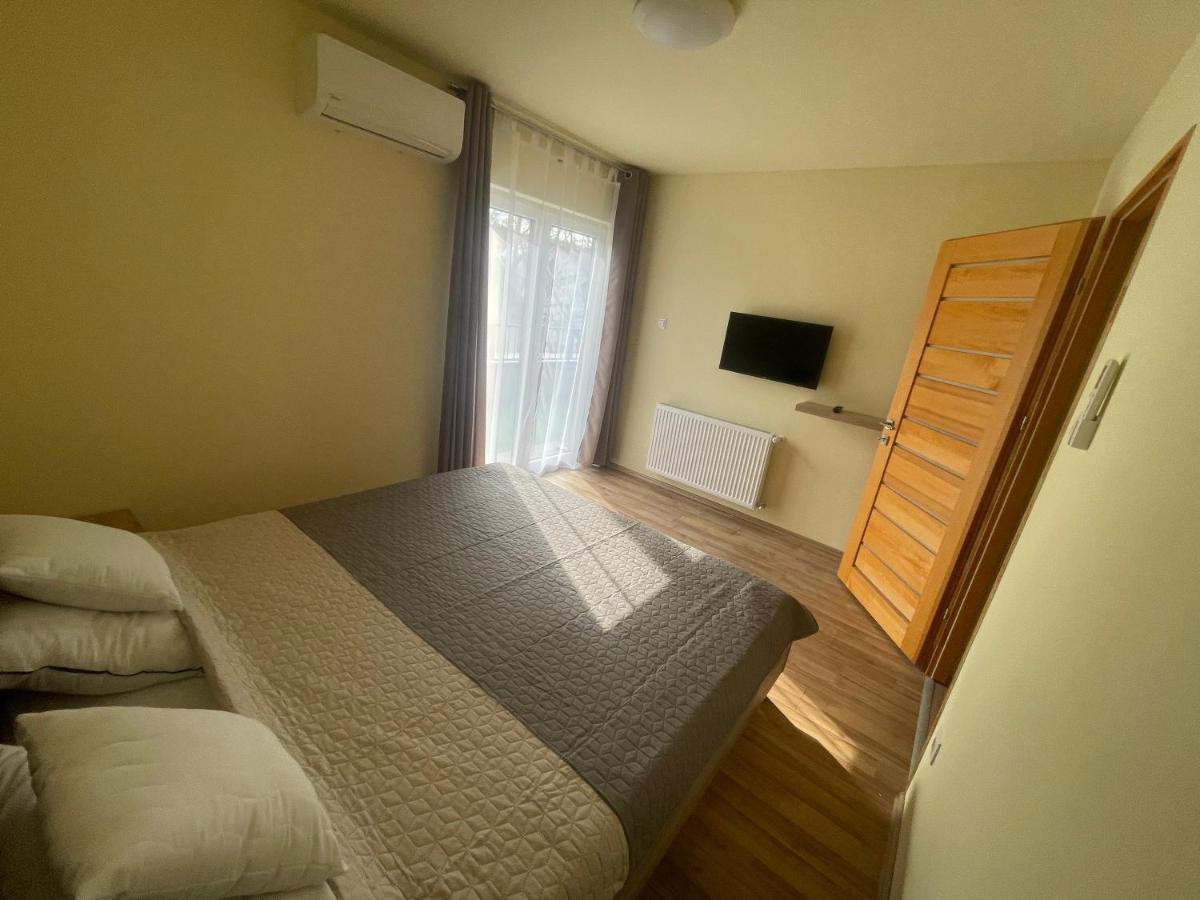 Park Central Tapolca Apartment Мисколк Екстериор снимка