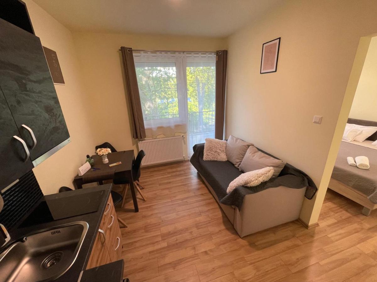 Park Central Tapolca Apartment Мисколк Екстериор снимка